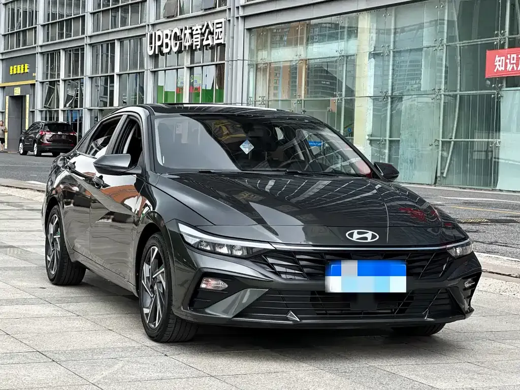 Hyundai Elantra — фото 8