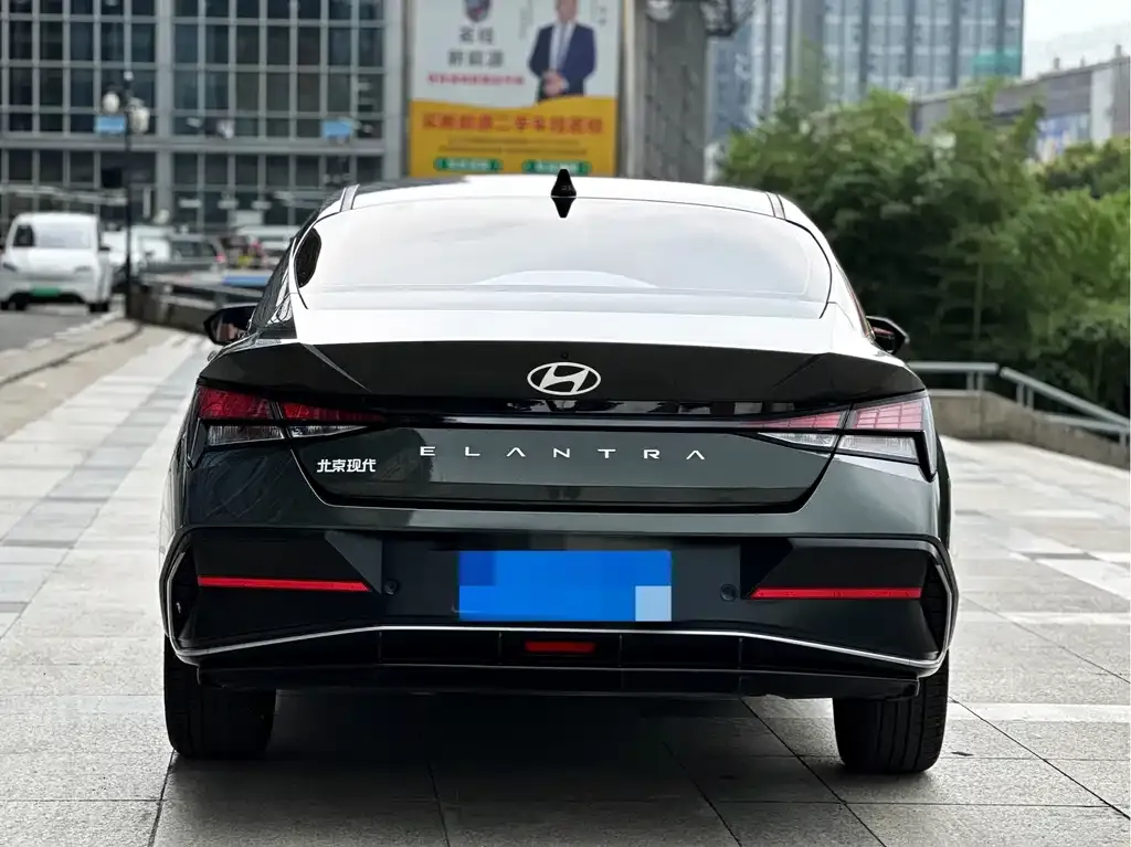Hyundai Elantra — фото 3