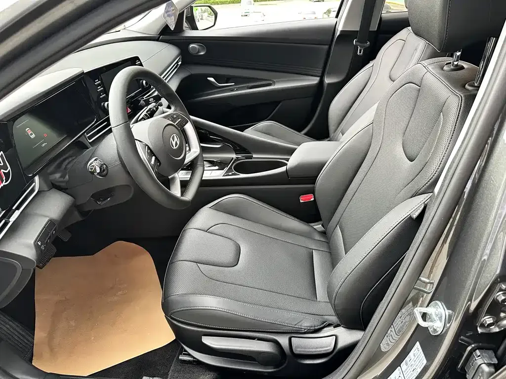 Hyundai Elantra — фото 7