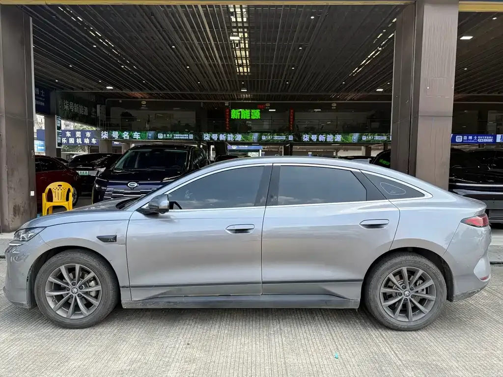 BYD Qin L — фото 8