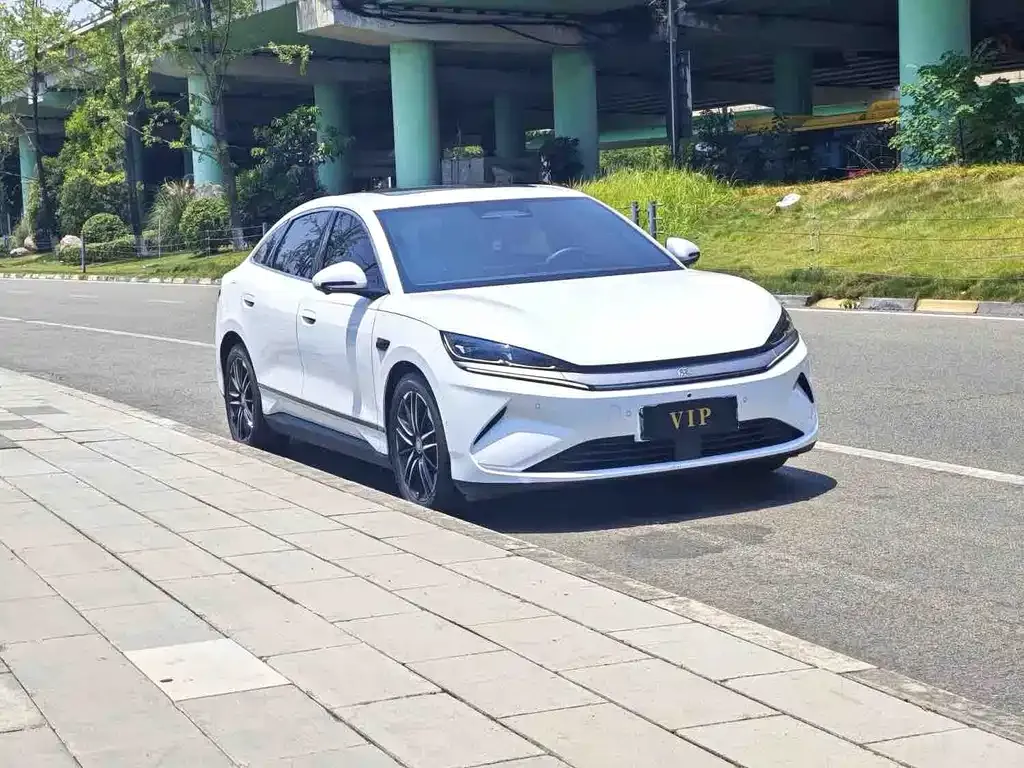 BYD Qin L — фото 8