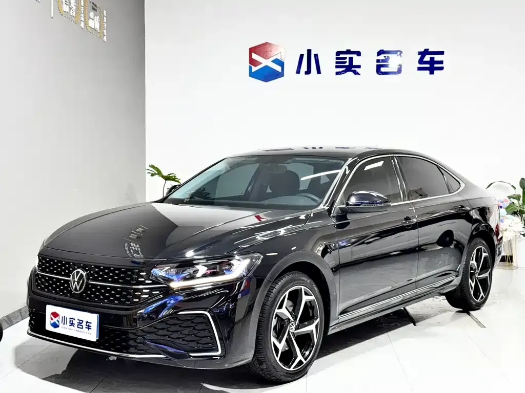 Volkswagen Passat — фото 1