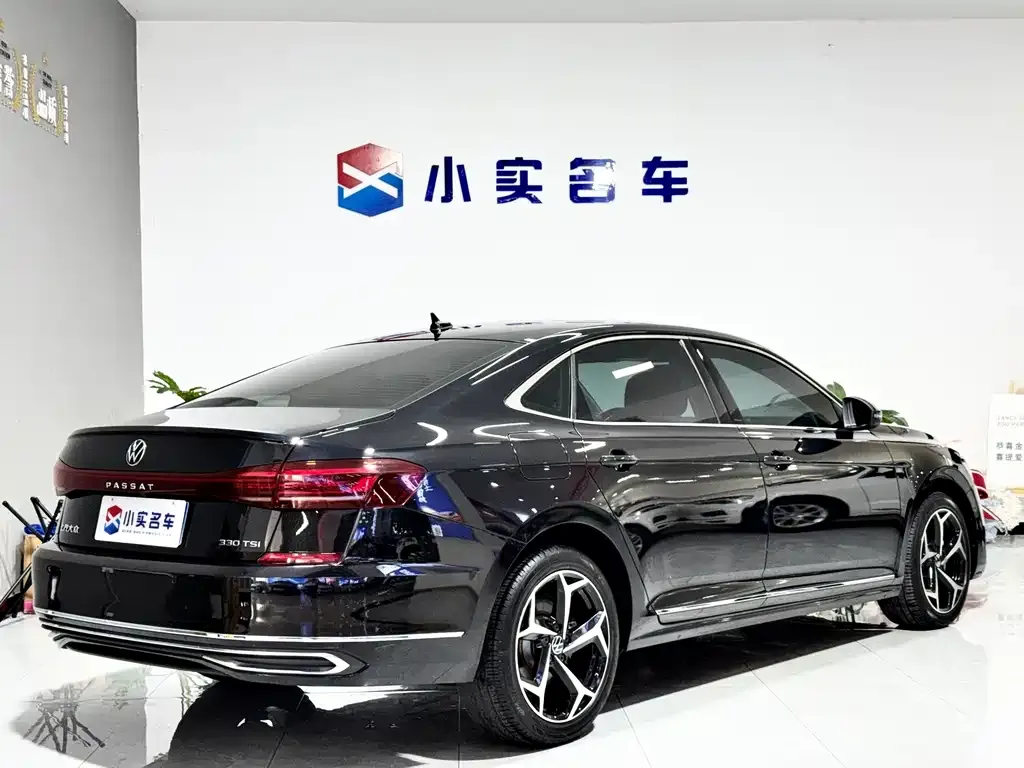 Volkswagen Passat — фото 6