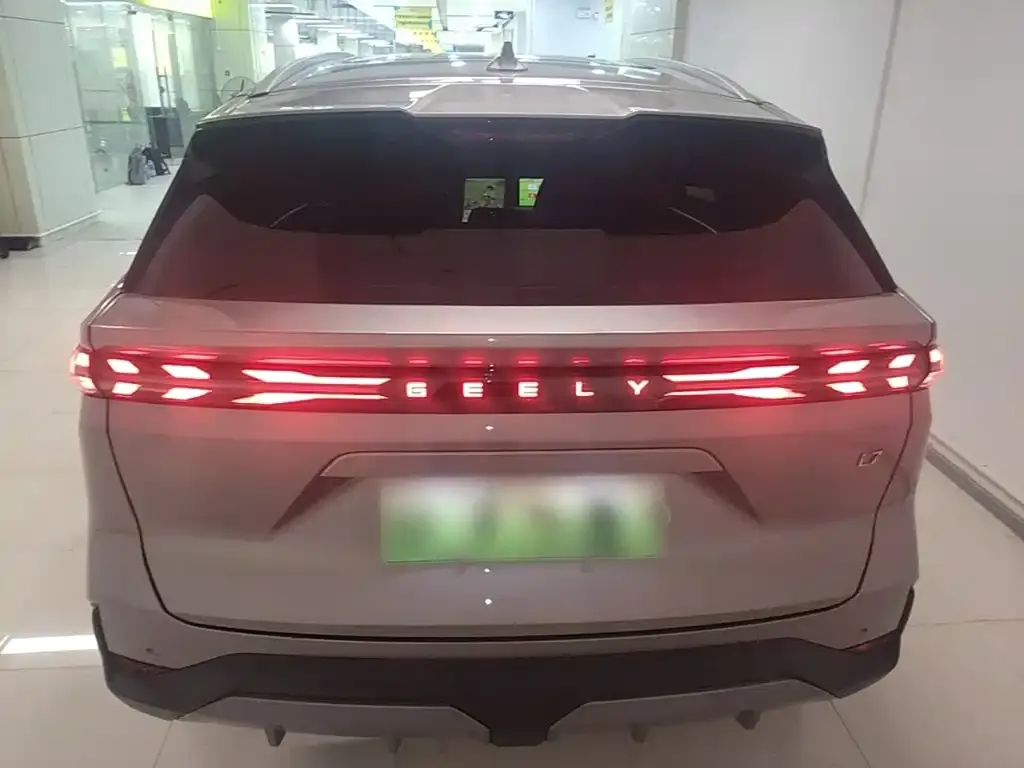 Geely Galaxy L7 — фото 4
