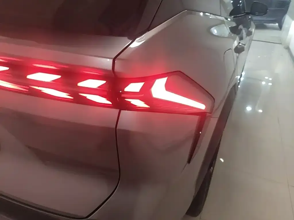 Geely Galaxy L7 — фото 3