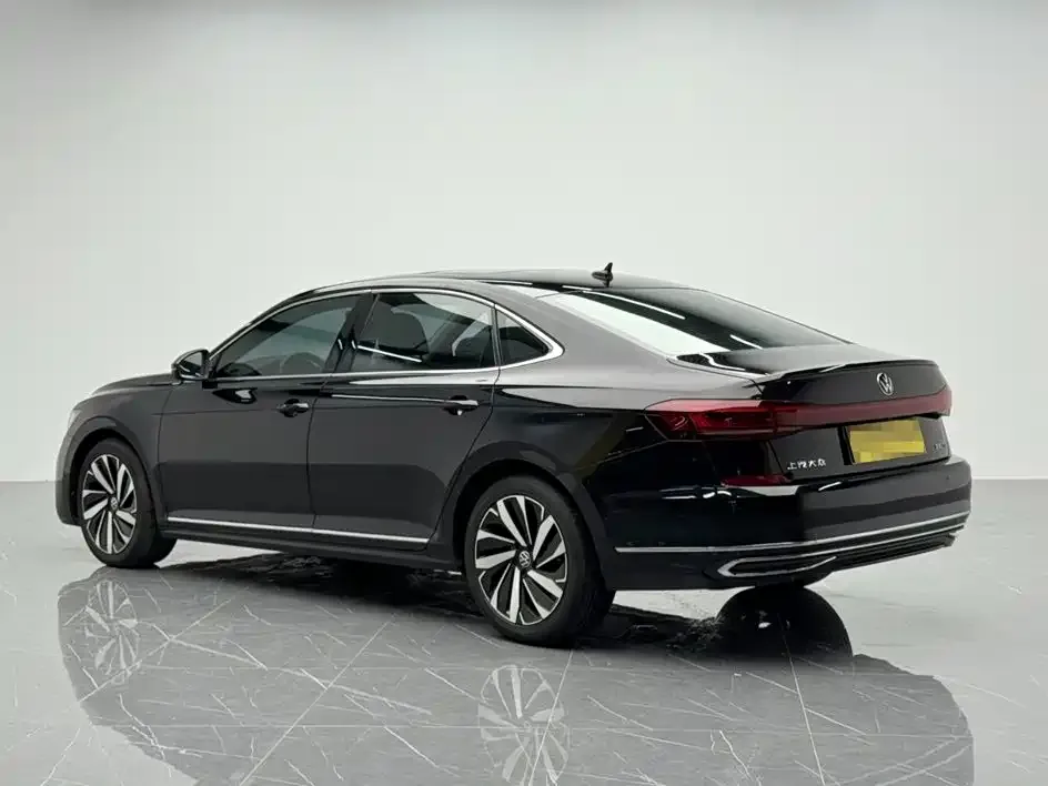 Volkswagen Passat — фото 8