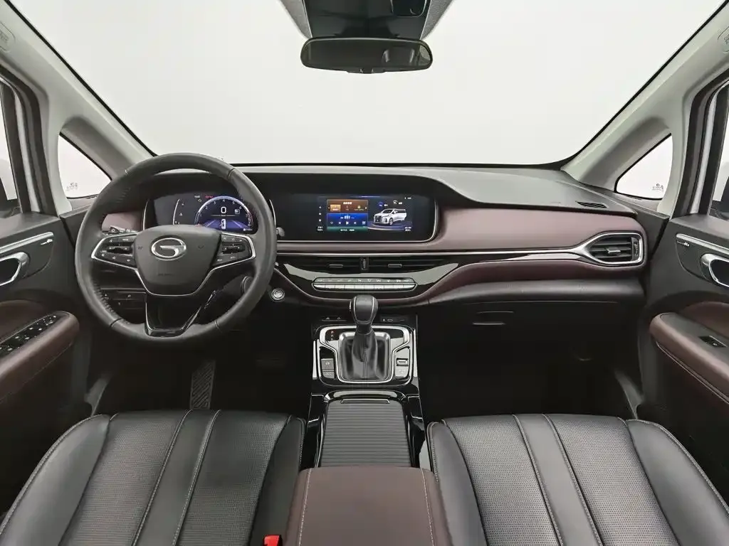 GAC Motor Trumpchi M6 — фото 6