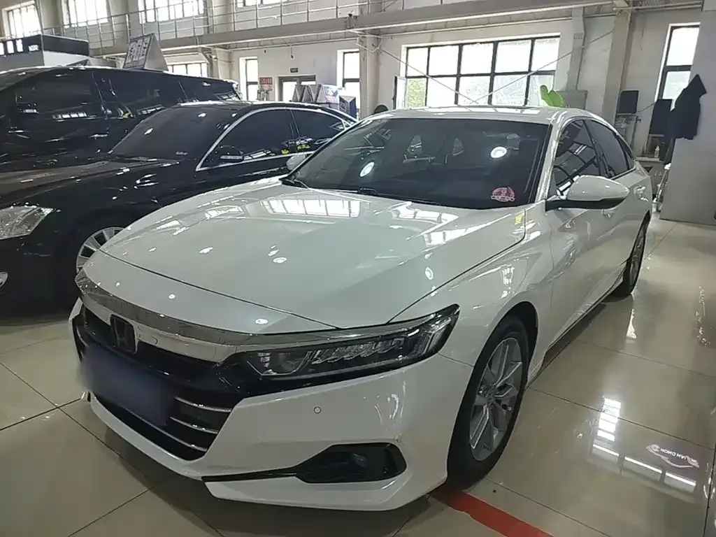 Honda Accord — фото 1