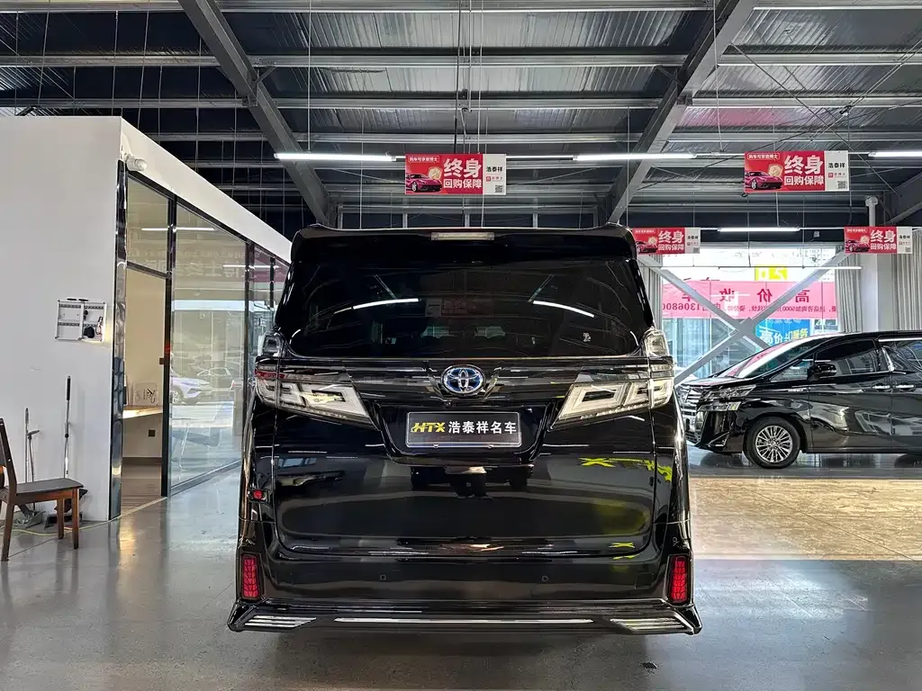 Toyota Vellfire — фото 7