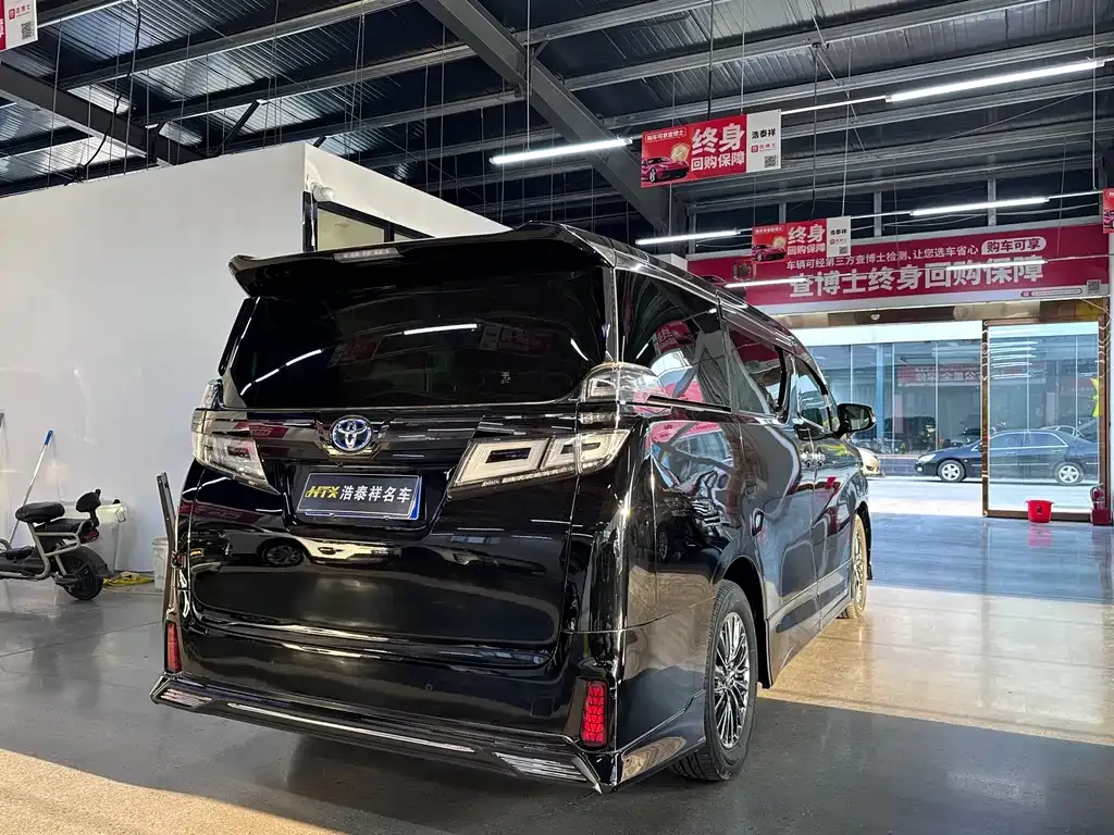 Toyota Vellfire — фото 9