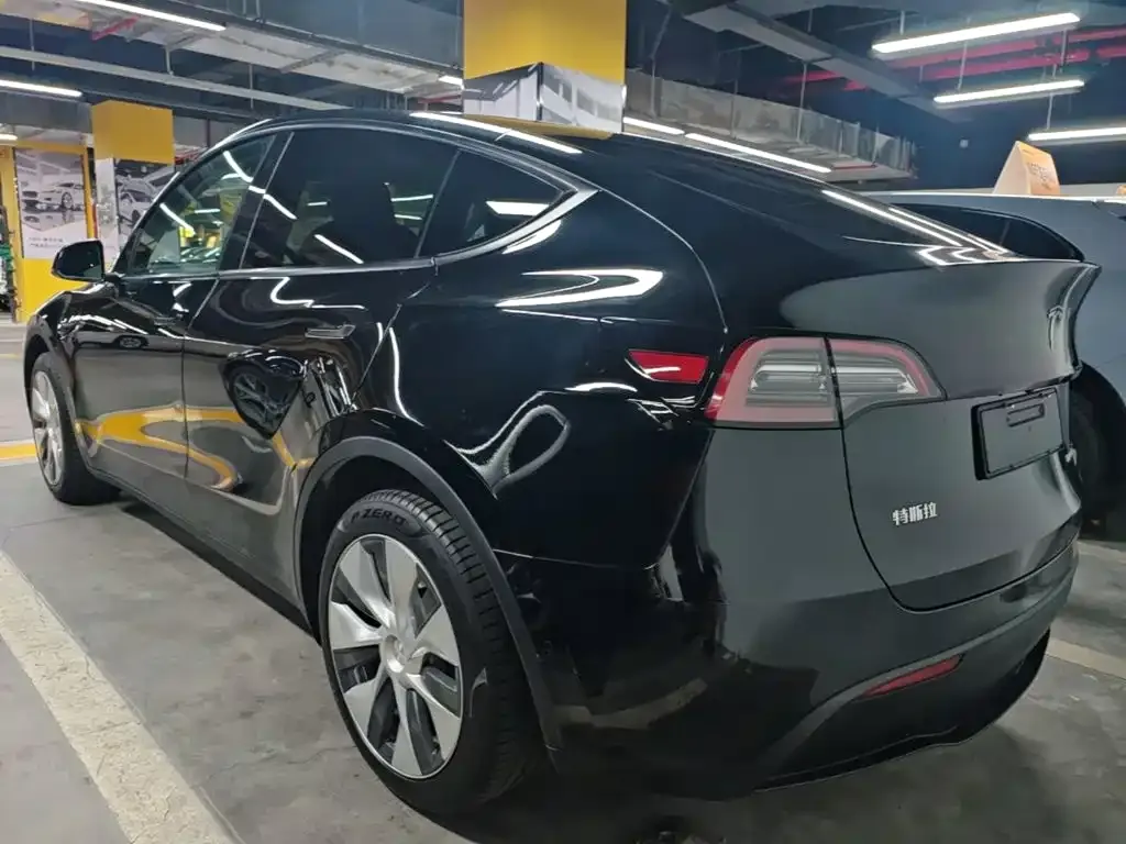 Tesla Model Y — фото 7