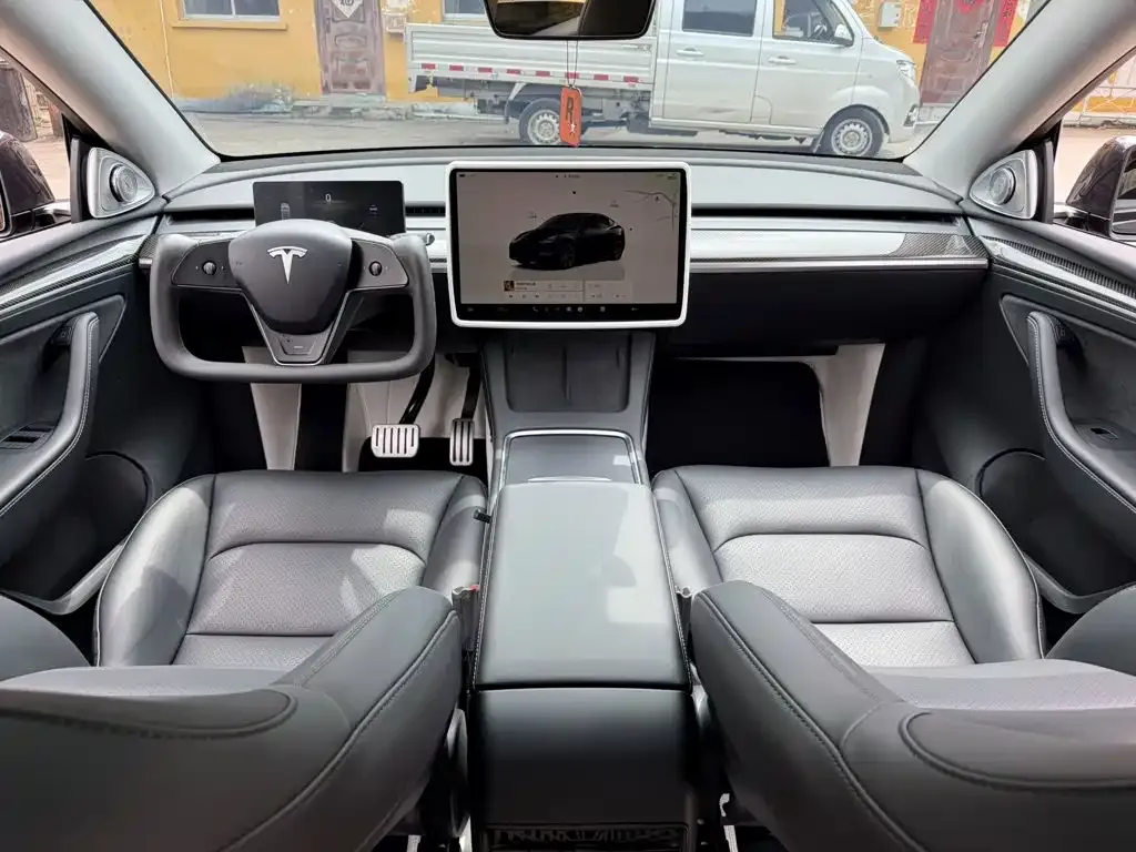 Tesla Model Y — фото 5