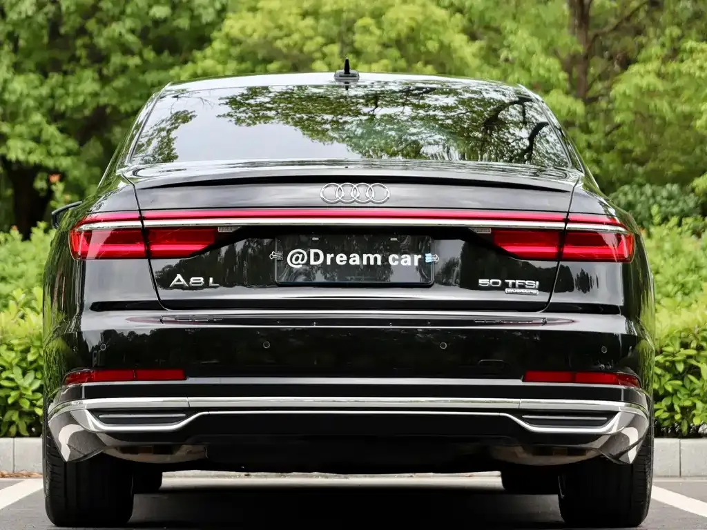 Audi A8 — фото 6
