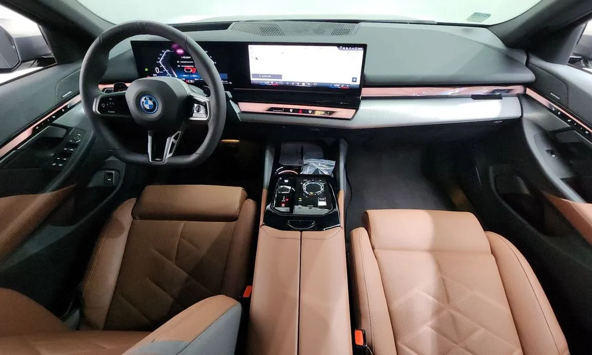BMW 5-Series — фото 10