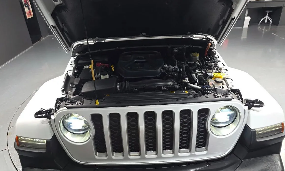 Jeep Wrangler — фото 8