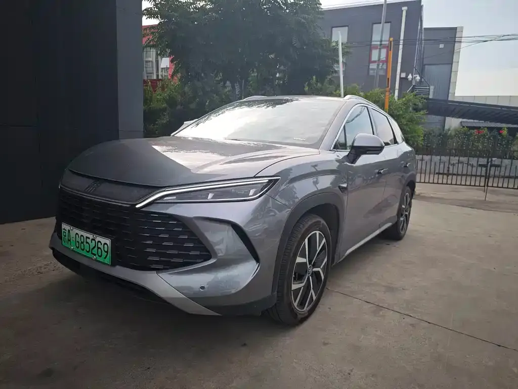 BYD L DM-i — фото 1