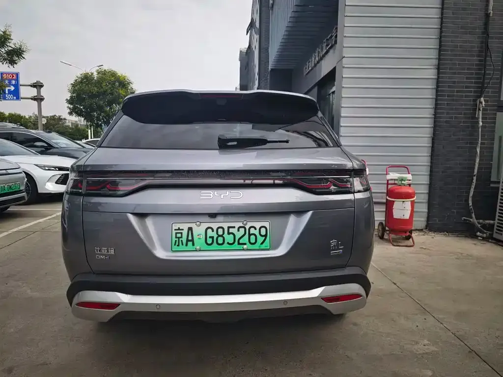 BYD L DM-i — фото 3