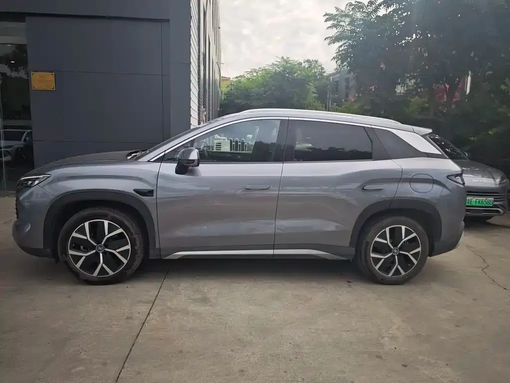 BYD L DM-i — фото 2