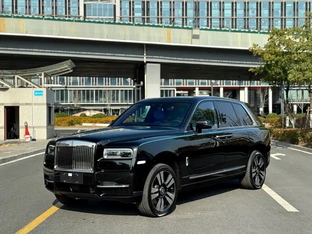 Rolls-Royce Cullinan — фото 1