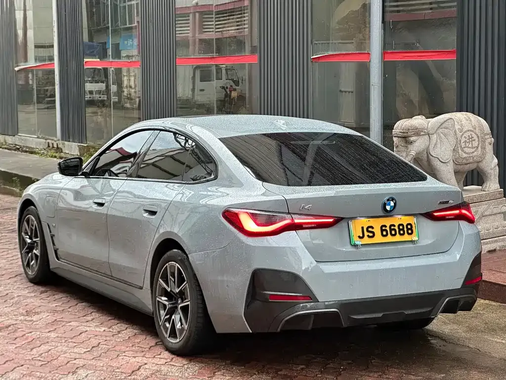 BMW i4 — фото 3