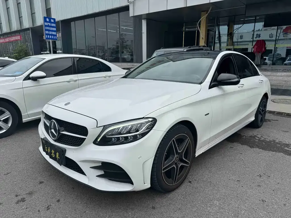 Mercedes-Benz C-Class — фото 1