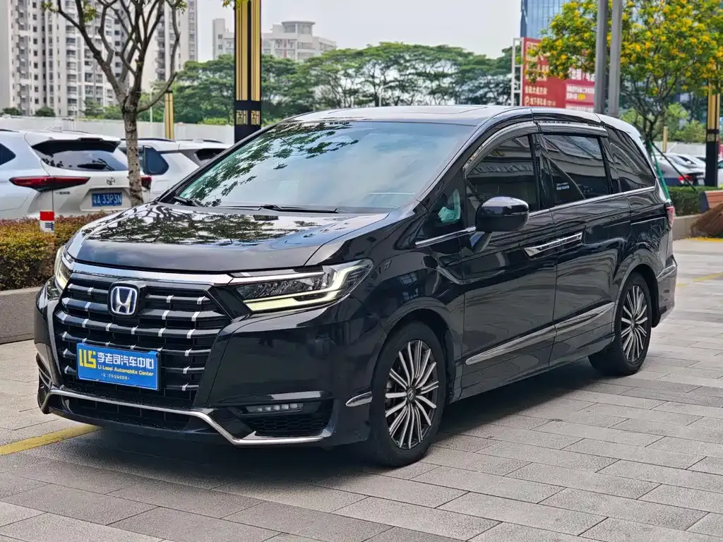 Honda Elysion — фото 1
