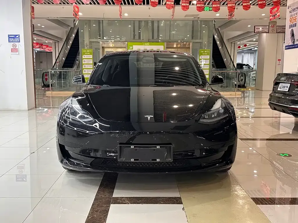 Tesla Model 3 — фото 4