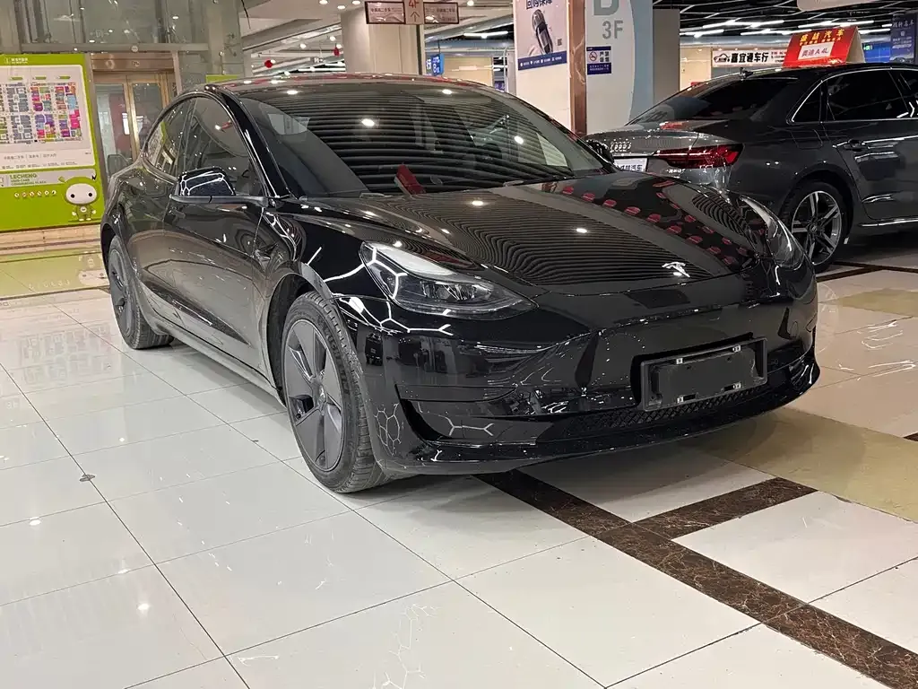 Tesla Model 3 — фото 5