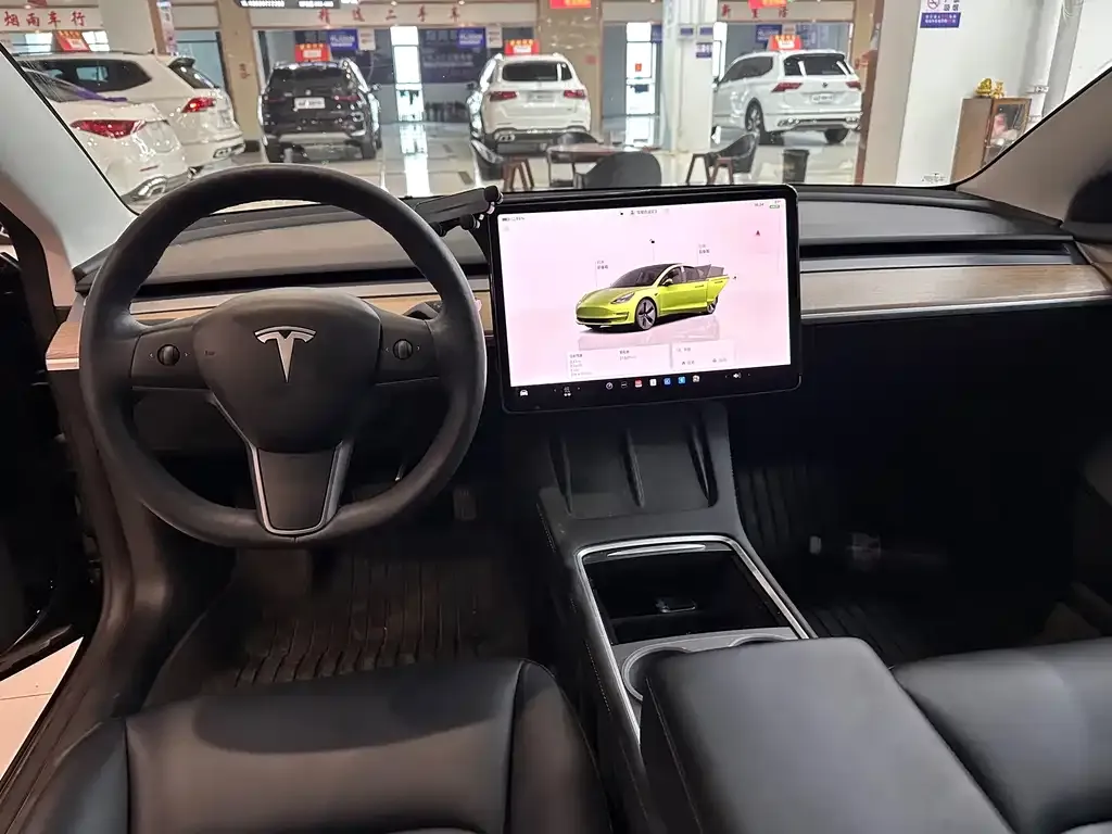 Tesla Model 3 — фото 9