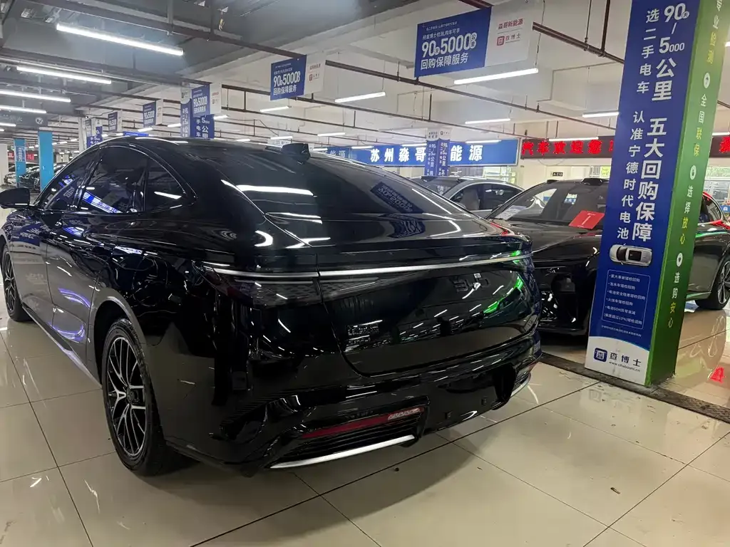 BYD Seal 07 DM-i — фото 3