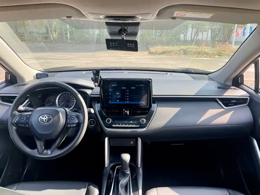 Toyota Corolla Cross — фото 3