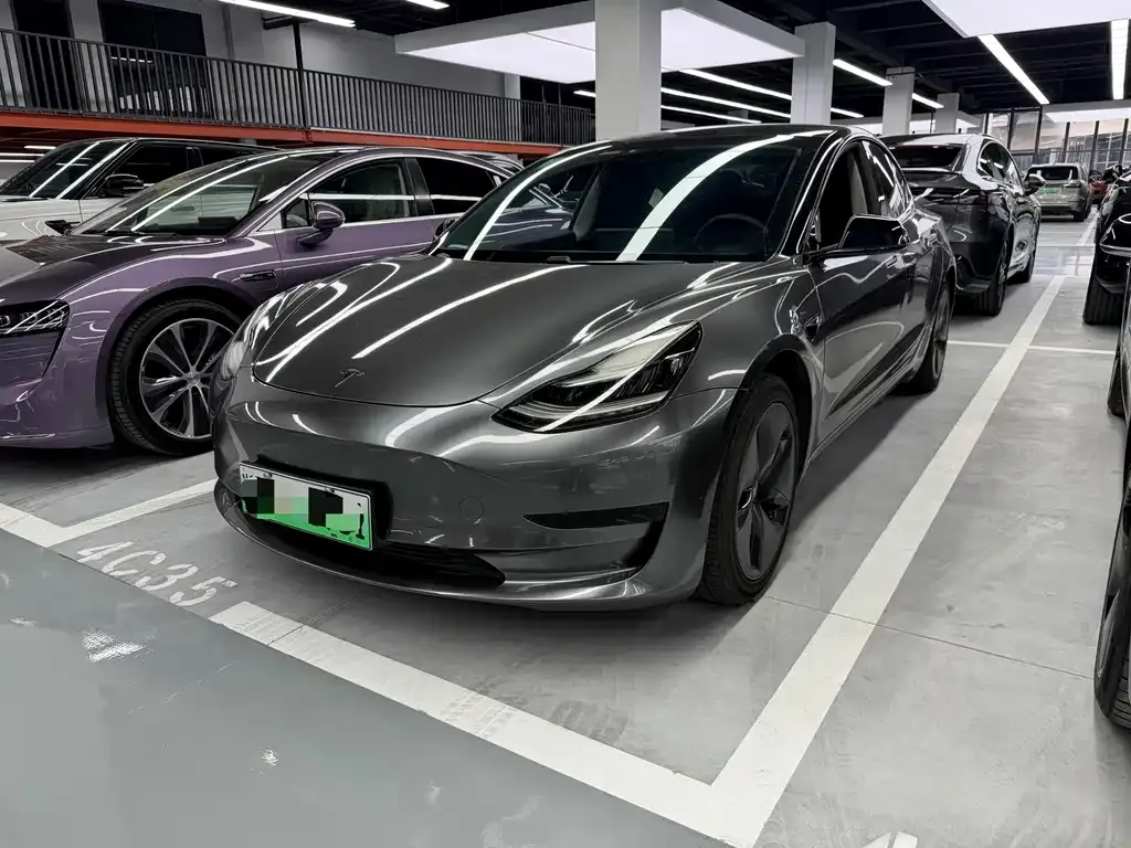 Tesla Model 3 — фото 1