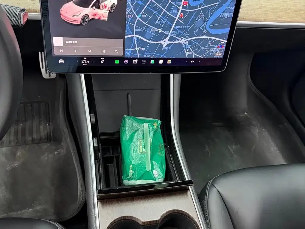 Tesla Model 3 — фото 10