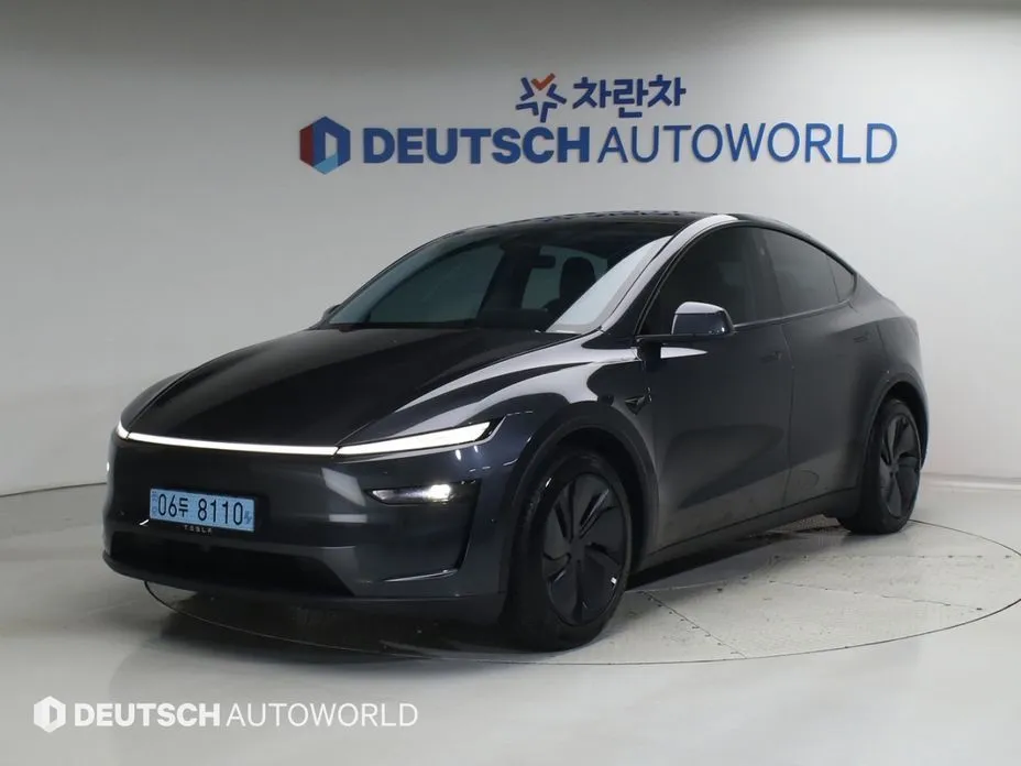 Tesla Model Y — фото 1