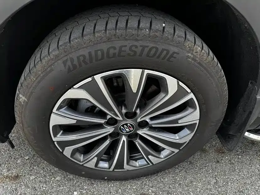 Buick Envision Plus — фото 9