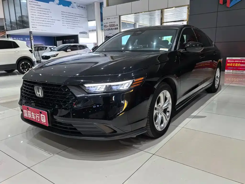 Honda Accord — фото 1
