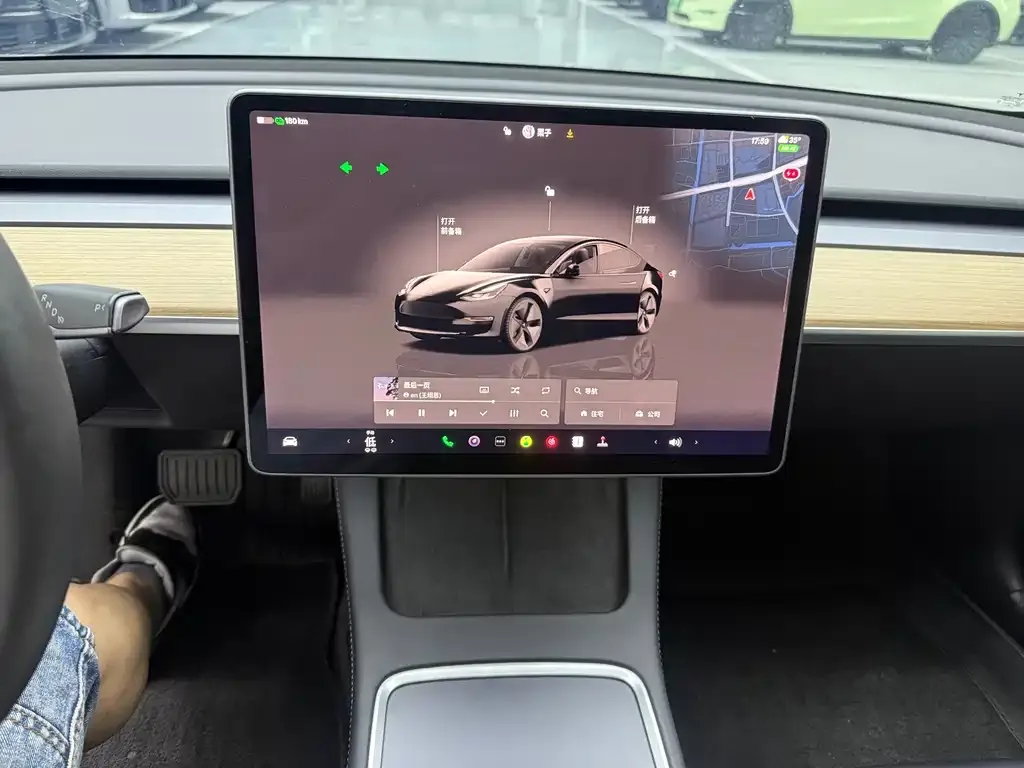 Tesla Model 3 — фото 2