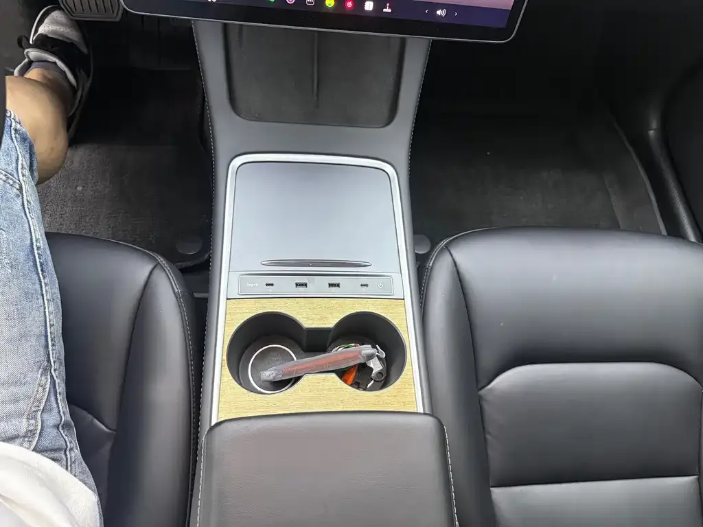 Tesla Model 3 — фото 6