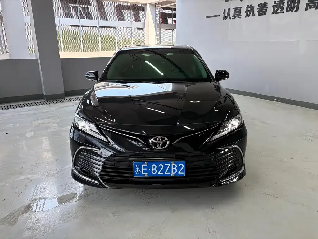 Toyota Camry — фото 3