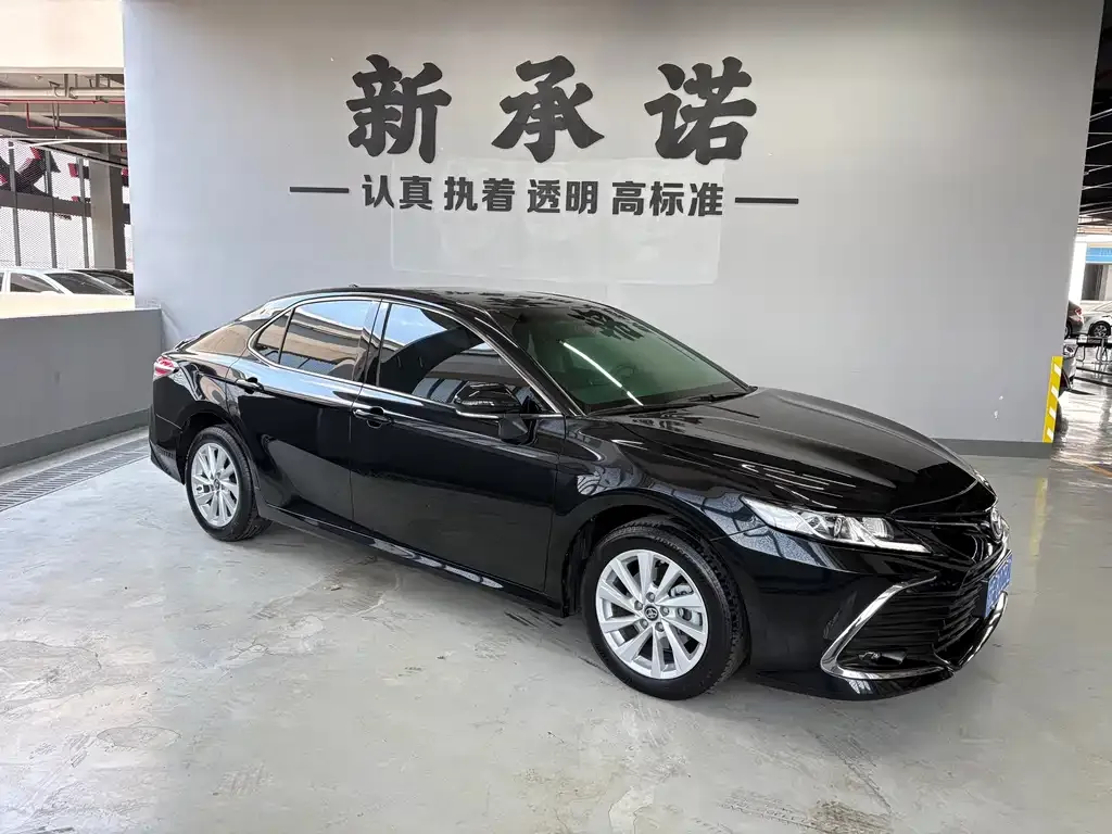 Toyota Camry — фото 9