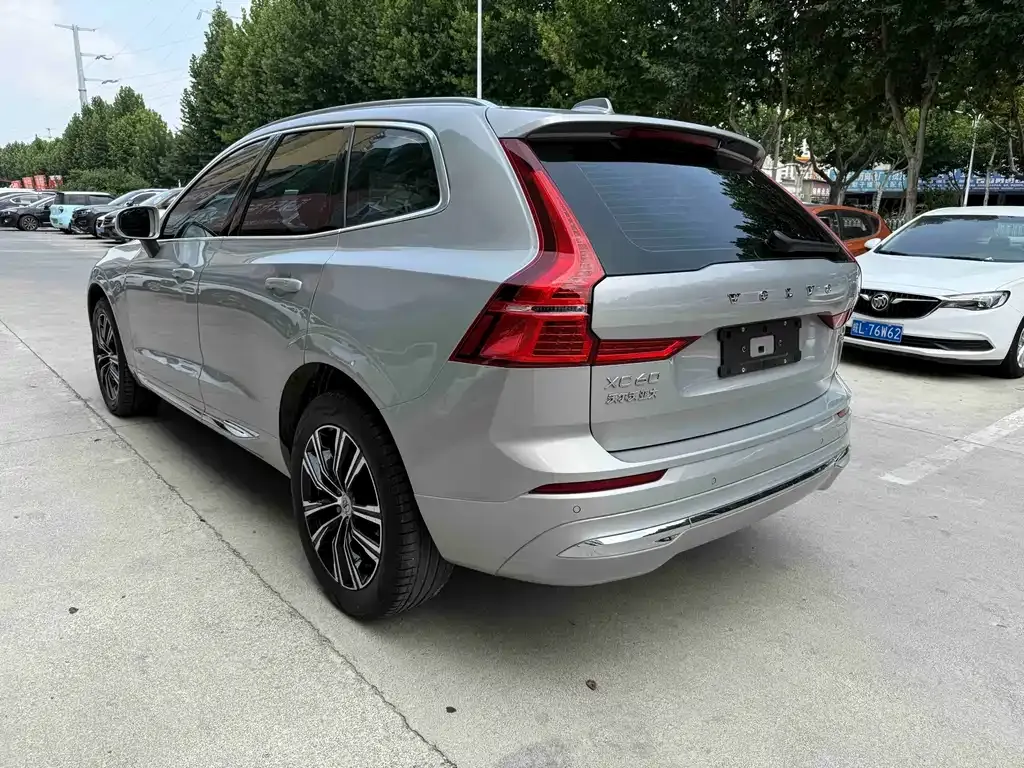 Volvo XC60 — фото 6