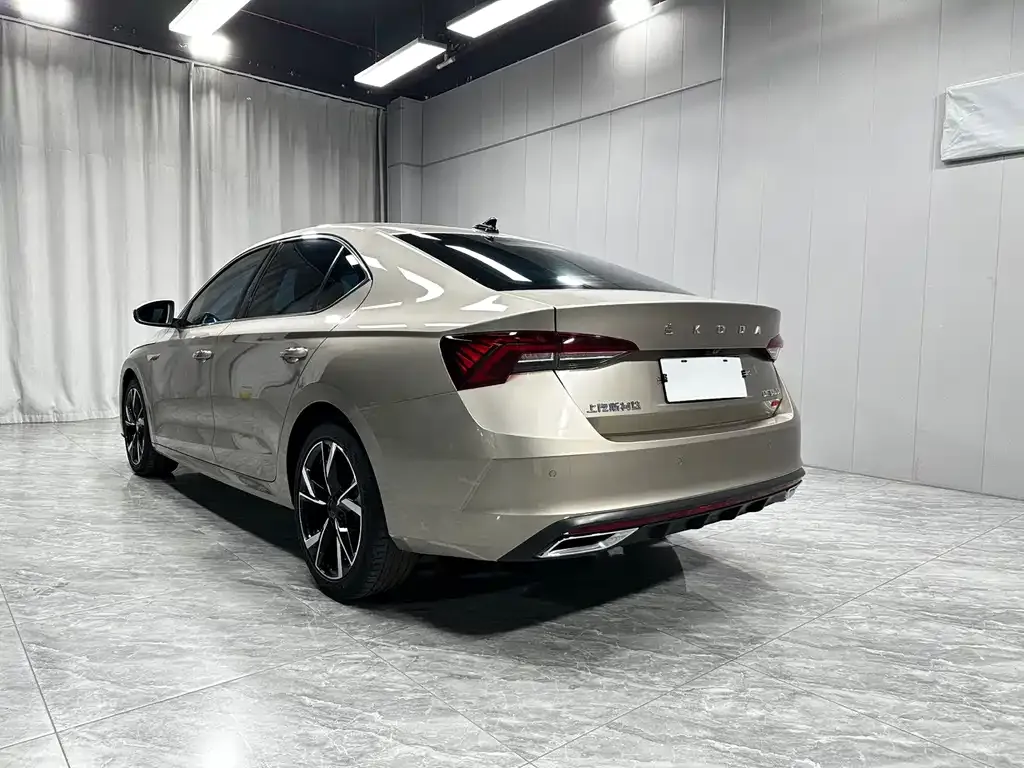Skoda Octavia — фото 3