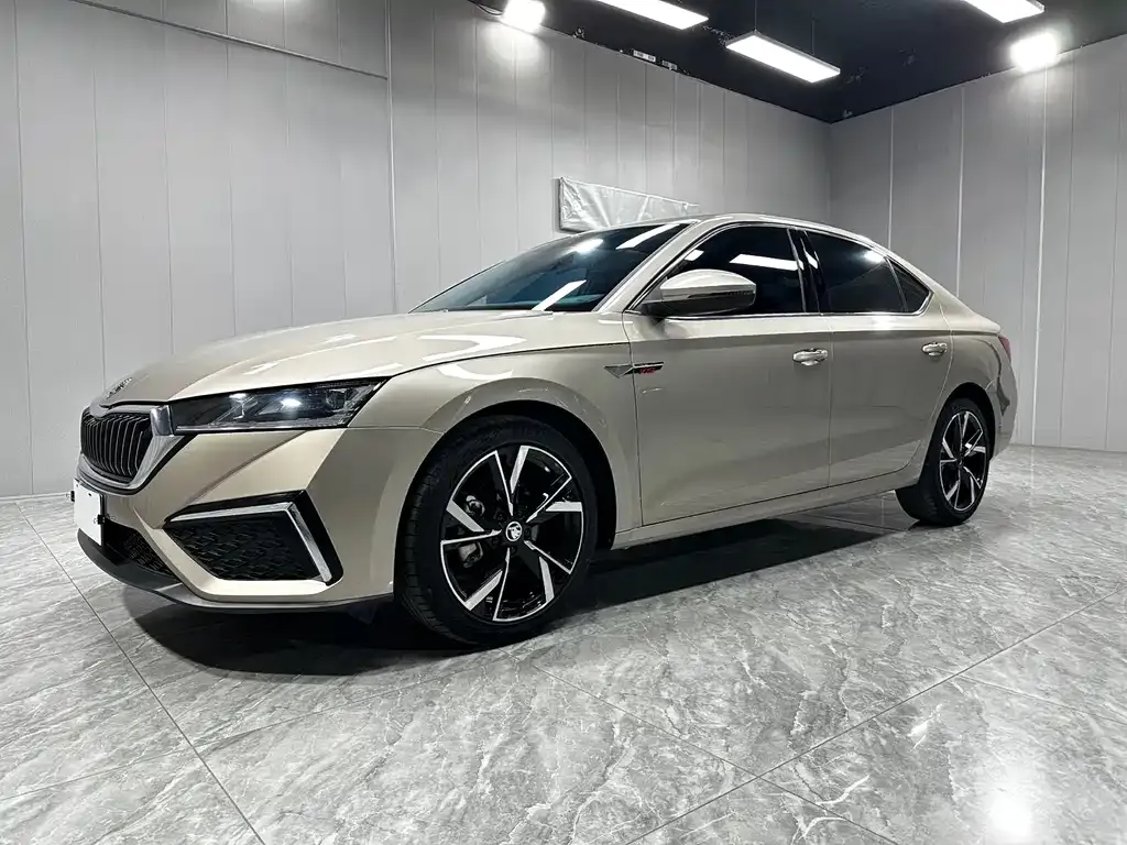 Skoda Octavia — фото 8