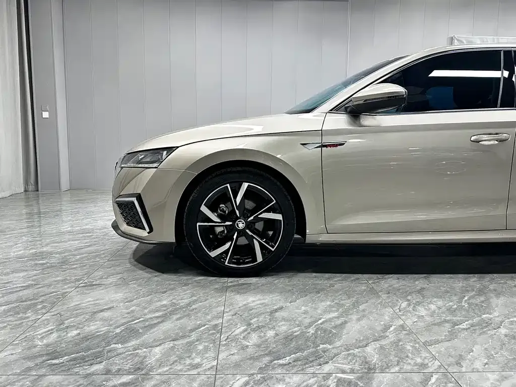Skoda Octavia — фото 5