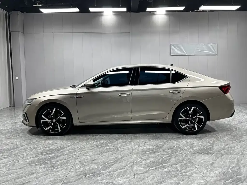 Skoda Octavia — фото 9