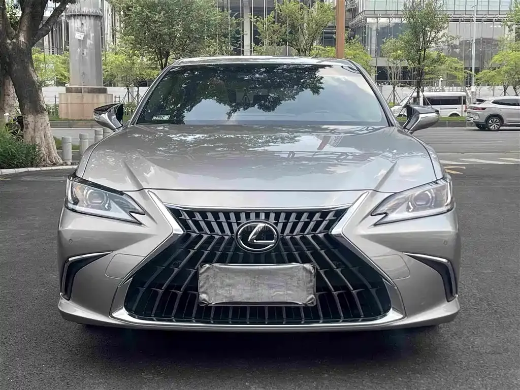 Lexus ES — фото 8