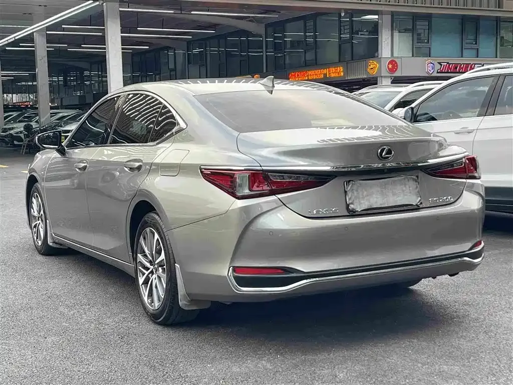 Lexus ES — фото 2