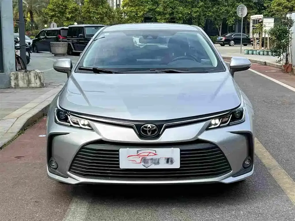 Toyota Corolla — фото 7