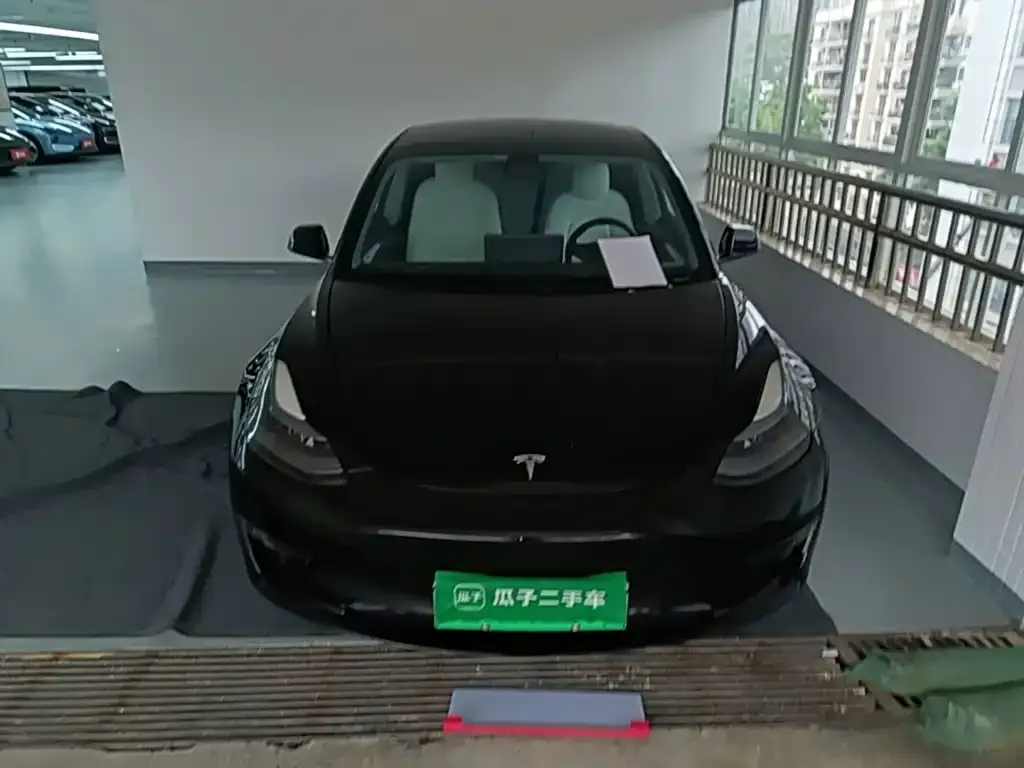 Tesla Model 3 — фото 4