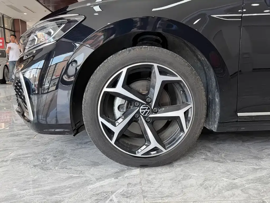 Volkswagen Passat — фото 10